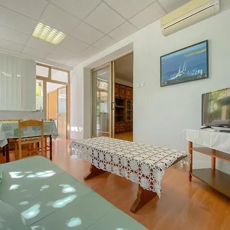 Beco Three Apartment Novigrad (Istria)